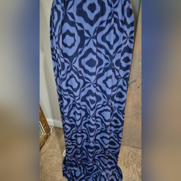 TORI RICHARD Sleeveless Racerback Max Dress In Blue/black Pattern. Size Small - Picture 7 of 12